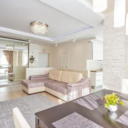 דירה Apartland Griboedova מינסק