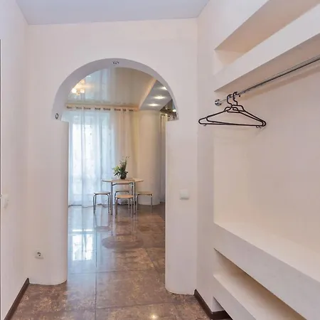 דירה Apartland Griboedova מינסק